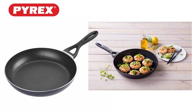 Pyrex Cookware